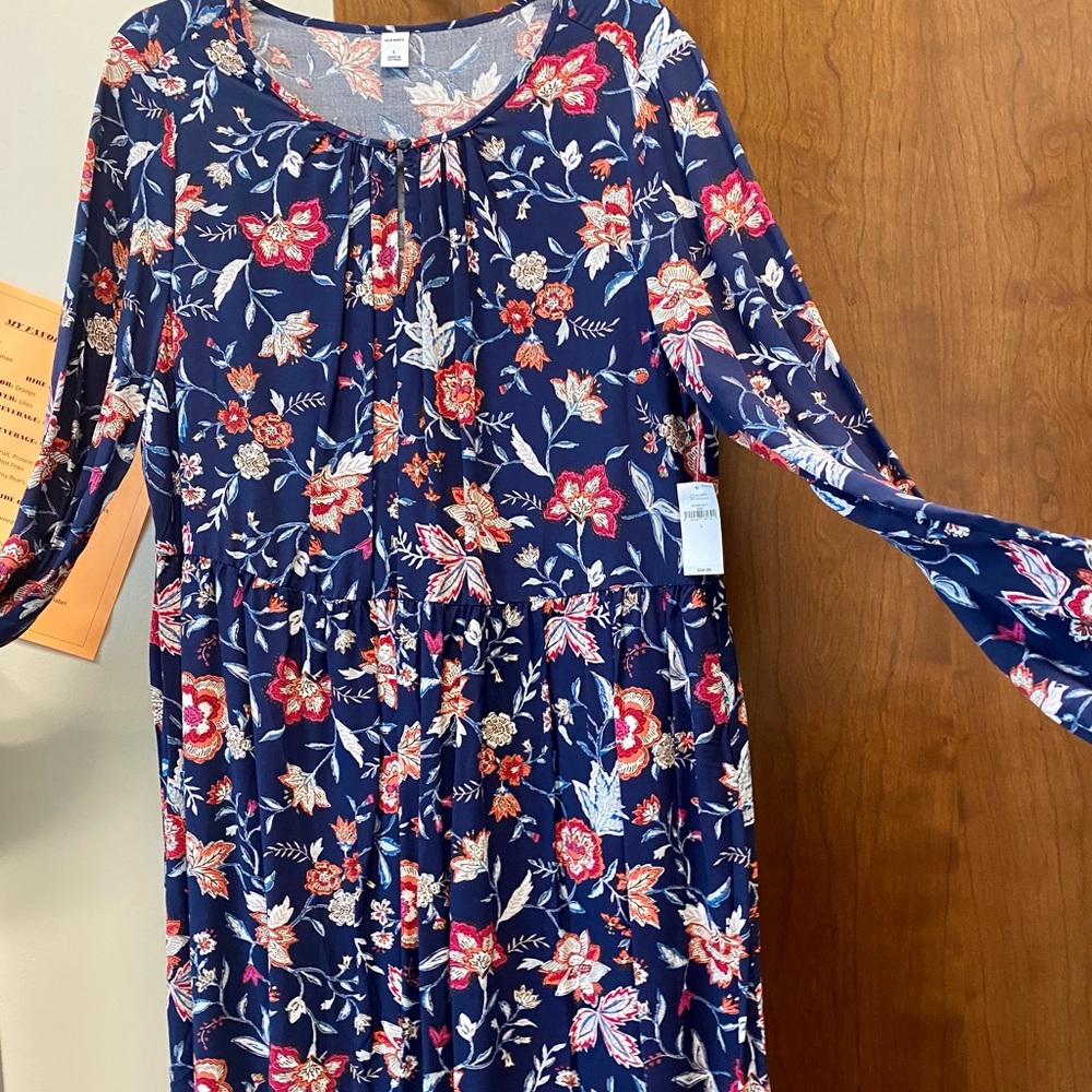 Short a-line floral cotton dress size Large. Never worn